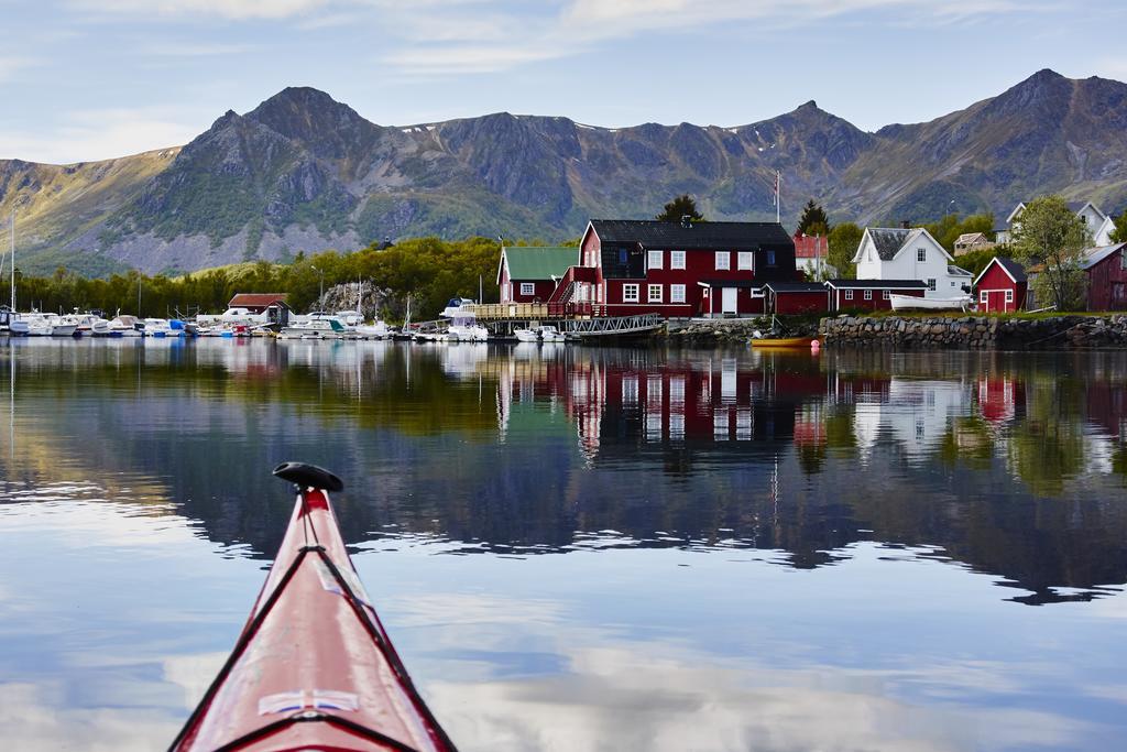 Huset Pa Yttersiden Apartment Straumsnes Luaran gambar